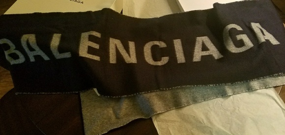 Balenciaga scarf - Picture 3 of 4